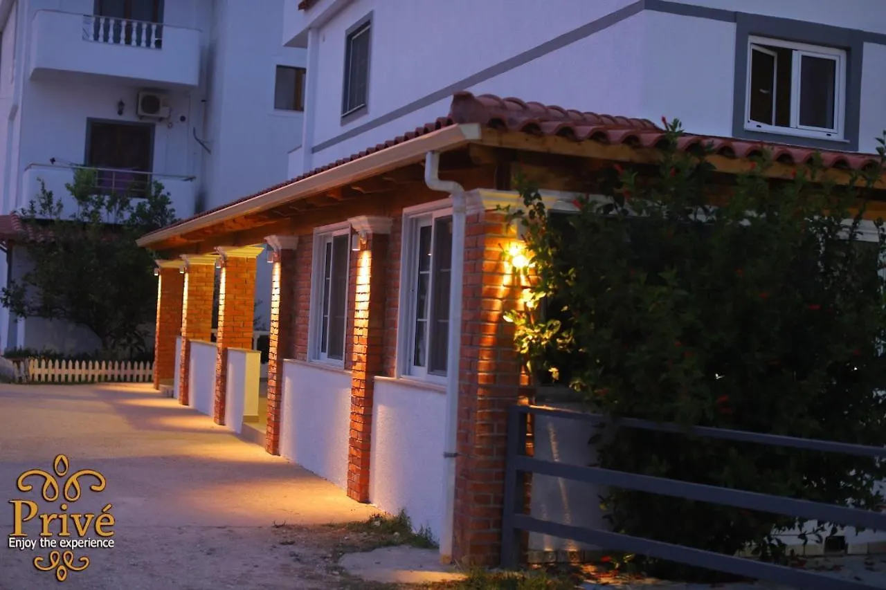 Prive Hotel And Apartment Sarande