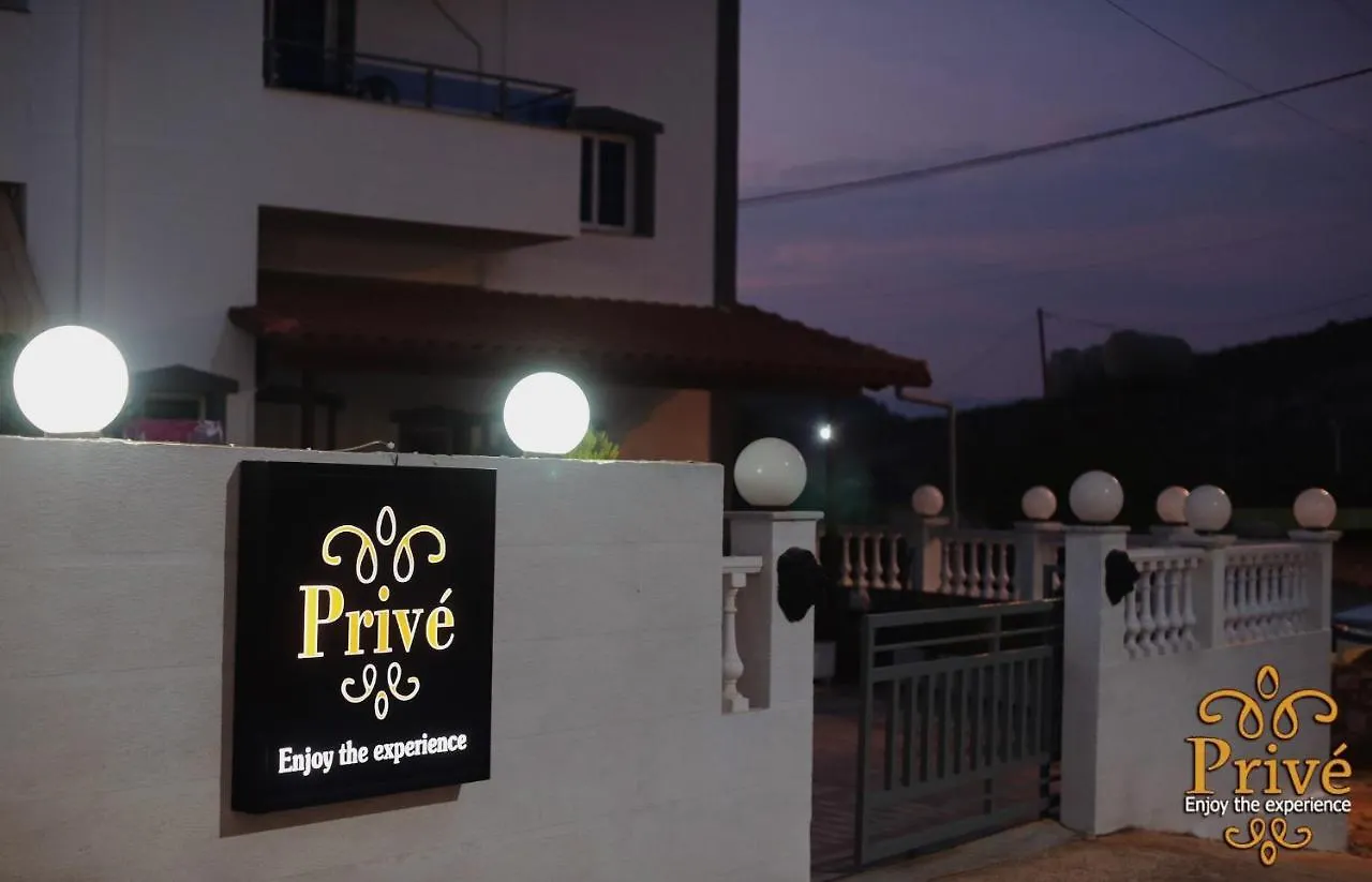 Prive Hotel And Apartment Sarande