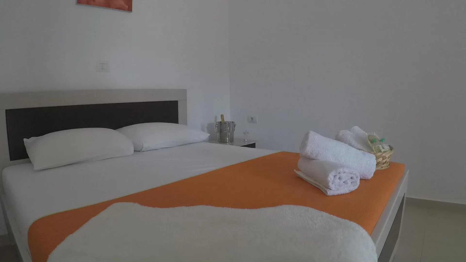 Privé Hotel&Apartment Sarandë