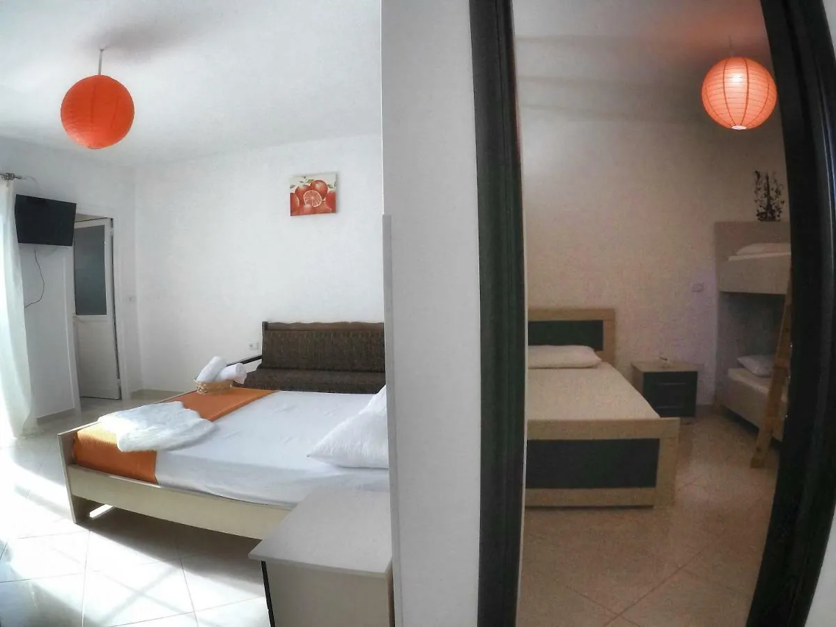 Prive Hotel And Apartment Sarande