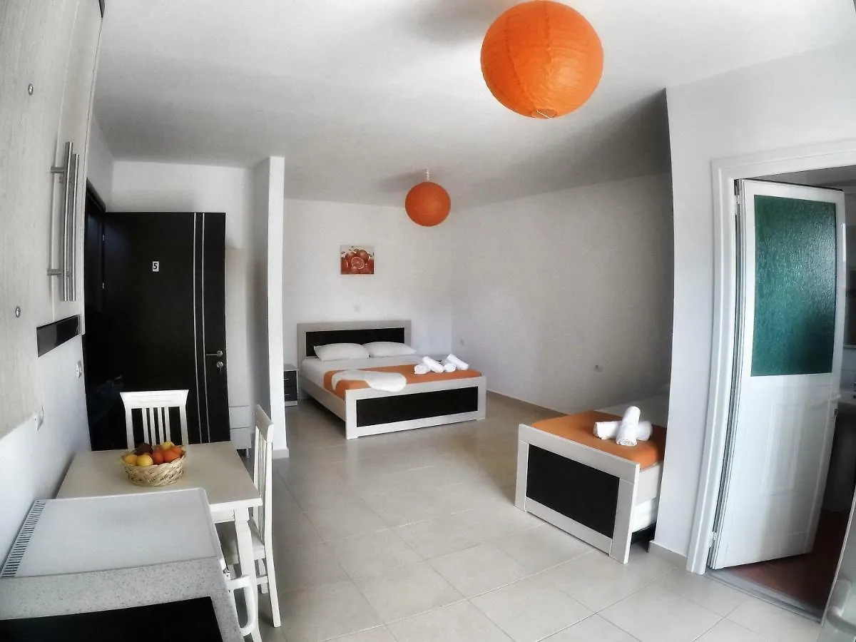 Prive Hotel And Apartment Sarande 3*,