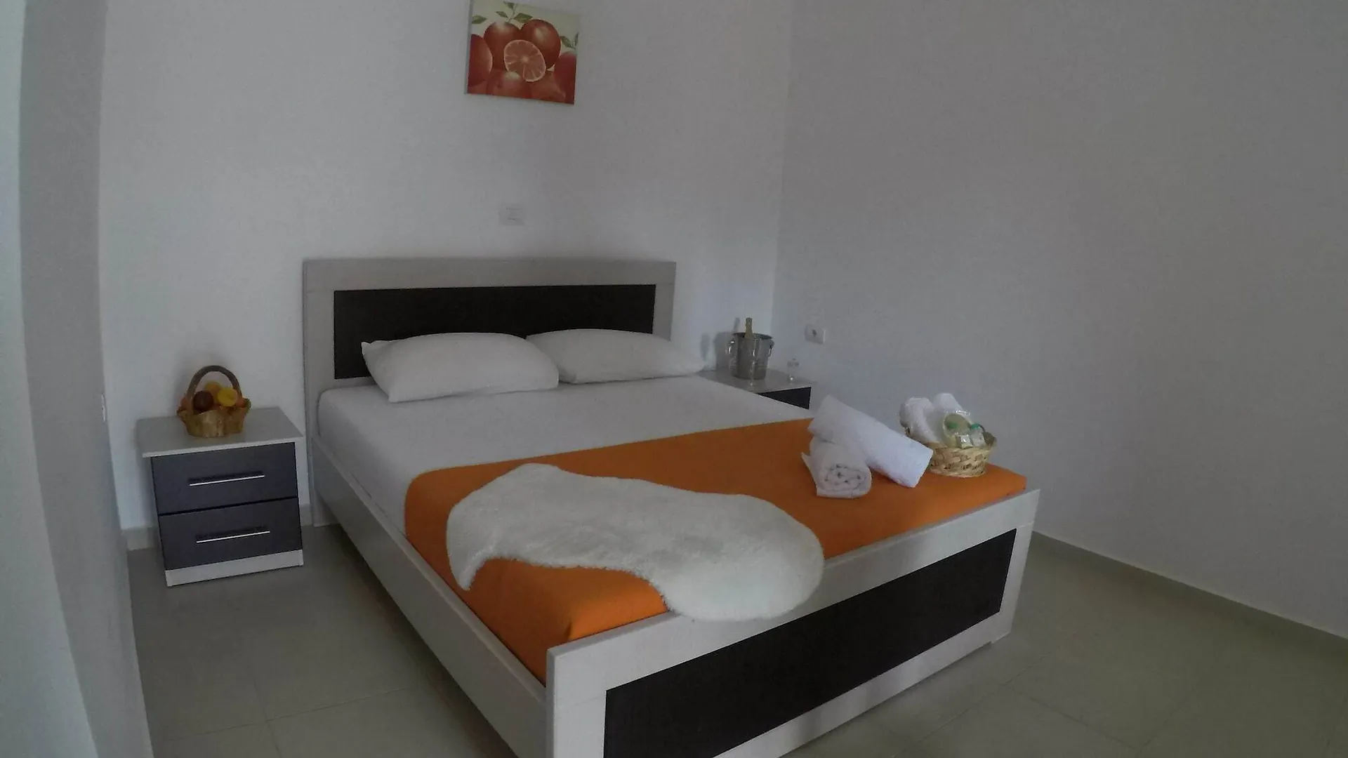 Privé Hotel&Apartment Sarandë 3*,