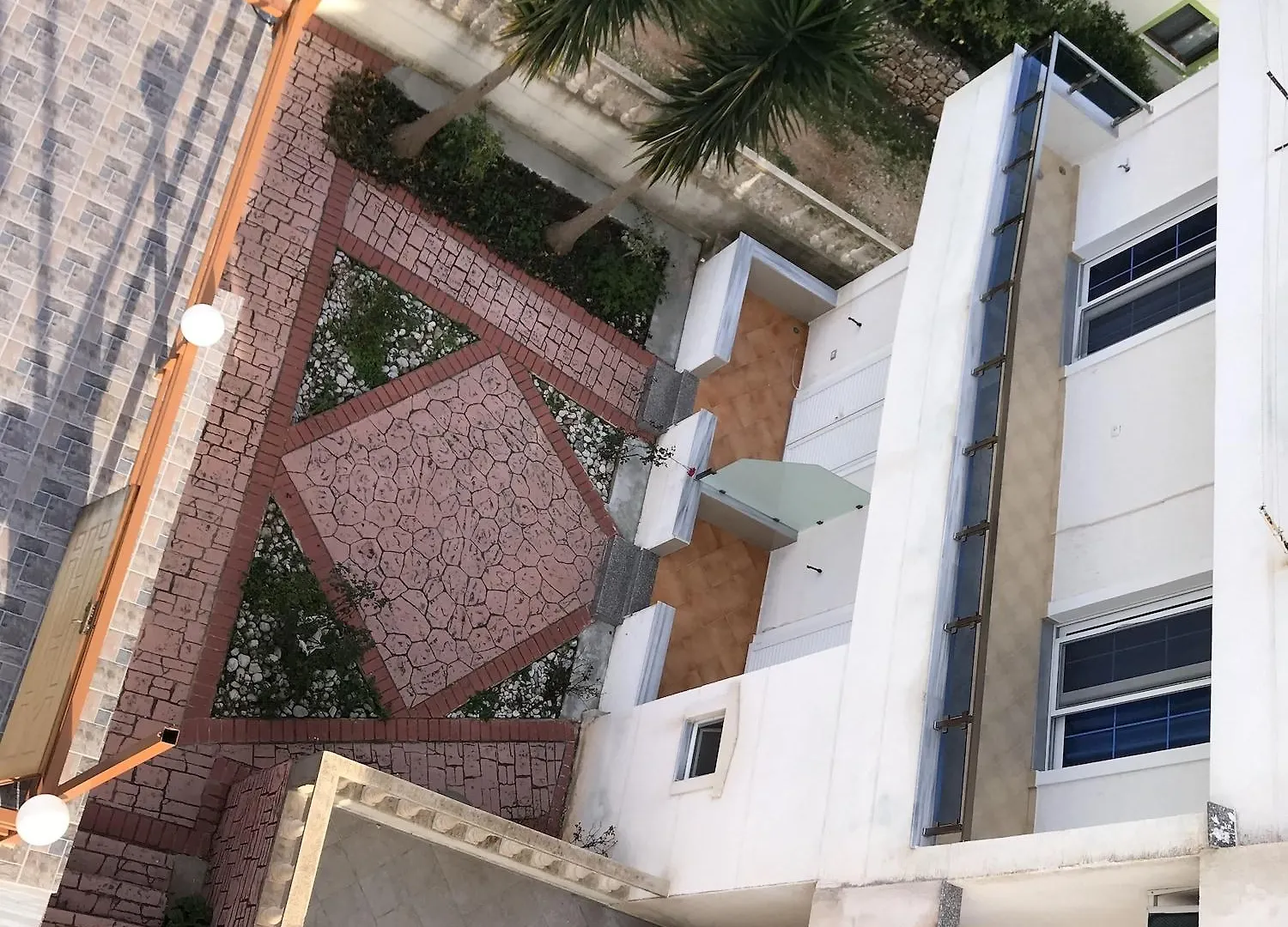 Prive Hotel And Apartment Sarande