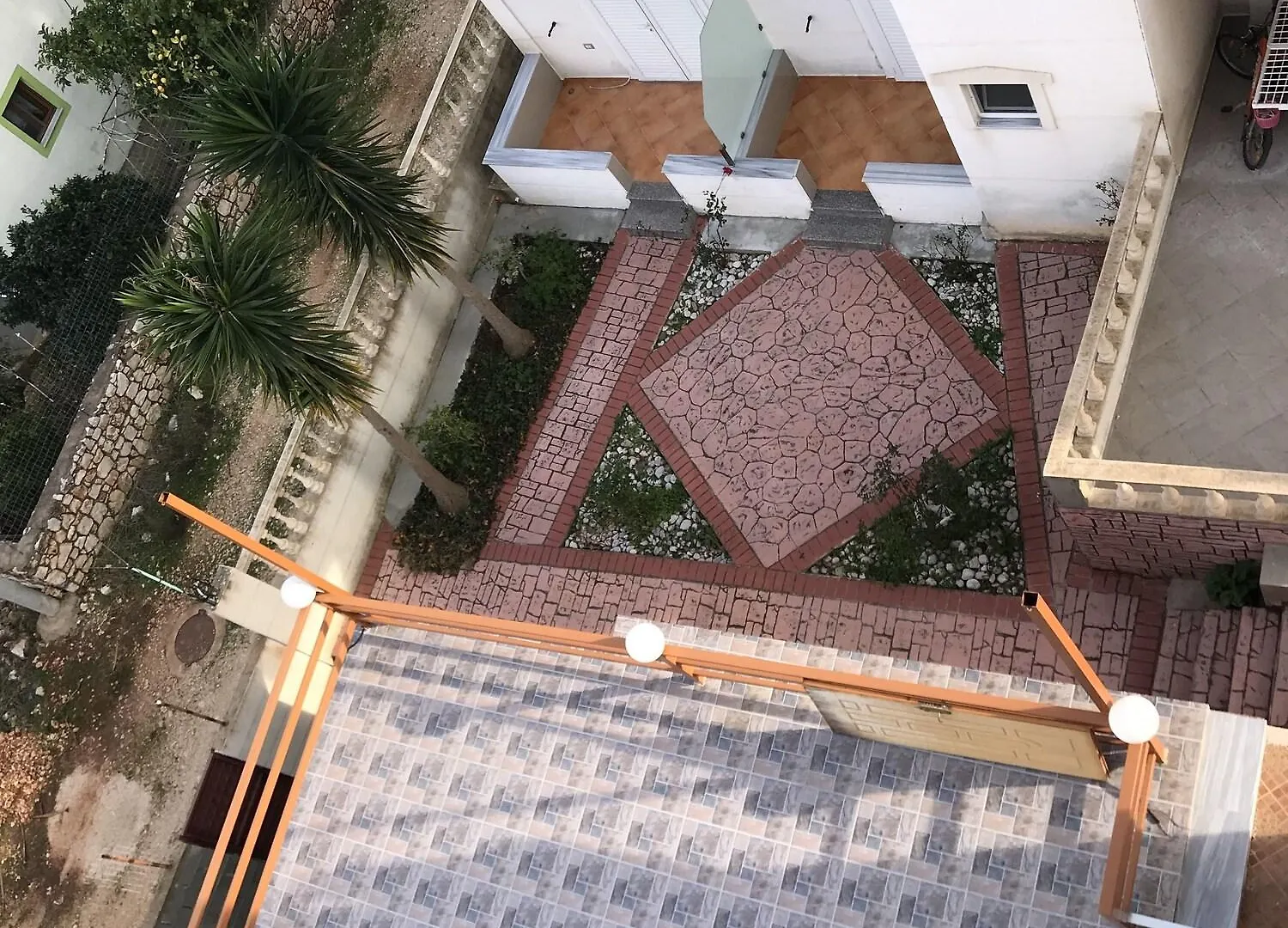 Prive Hotel And Apartment Sarande